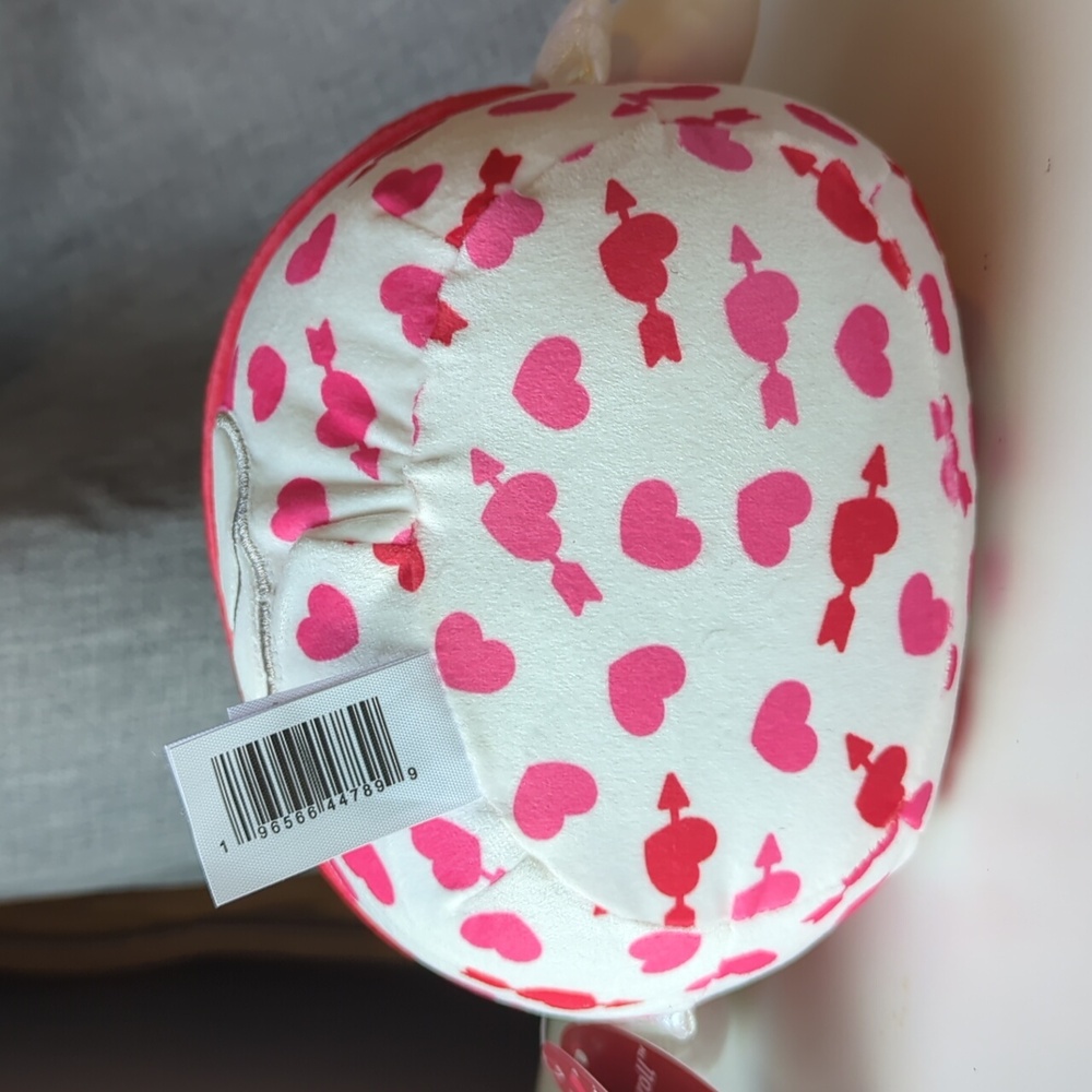 2025 Cinnamoroll Hello Kitty Hearts Squishmallow - Picture 5 of 7
